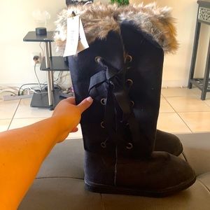 NEW with tags Faux fur boots 👢